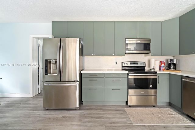 644 SW 7th Ct 0, Hallandale Beach, FL 33009