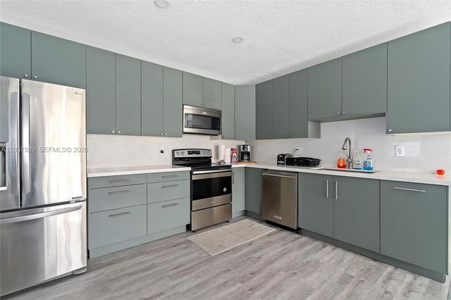 644 SW 7th Ct 0, Hallandale Beach, FL 33009