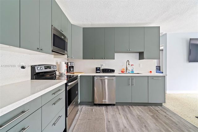 644 SW 7th Ct 0, Hallandale Beach, FL 33009