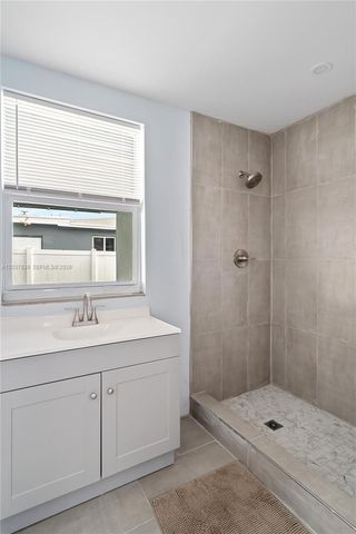 644 SW 7th Ct 0, Hallandale Beach, FL 33009