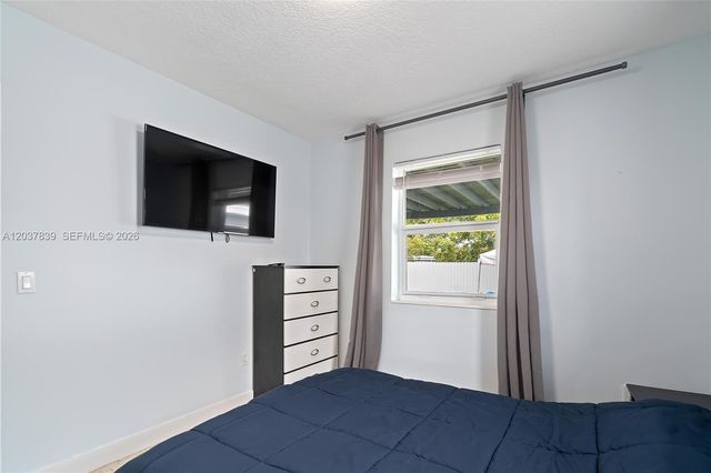 644 SW 7th Ct 0, Hallandale Beach, FL 33009
