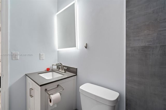 644 SW 7th Ct 0, Hallandale Beach, FL 33009