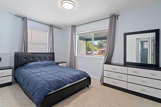 644 SW 7th Ct 0, Hallandale Beach, FL 33009