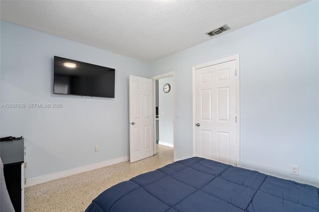 644 SW 7th Ct 0, Hallandale Beach, FL 33009