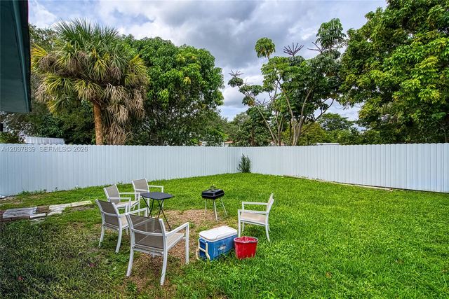 644 SW 7th Ct 0, Hallandale Beach, FL 33009
