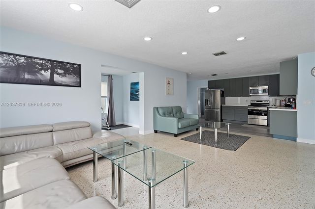 644 SW 7th Ct 0, Hallandale Beach, FL 33009