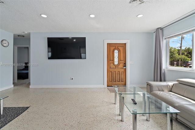 644 SW 7th Ct 0, Hallandale Beach, FL 33009