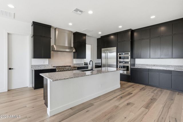 33901 N BORGATA Trail, San Tan Valley, AZ 85144