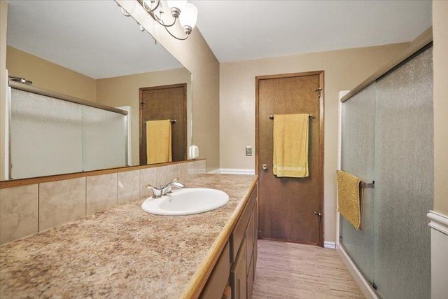 5224 W Pacific Park Dr, Spokane, WA 99208