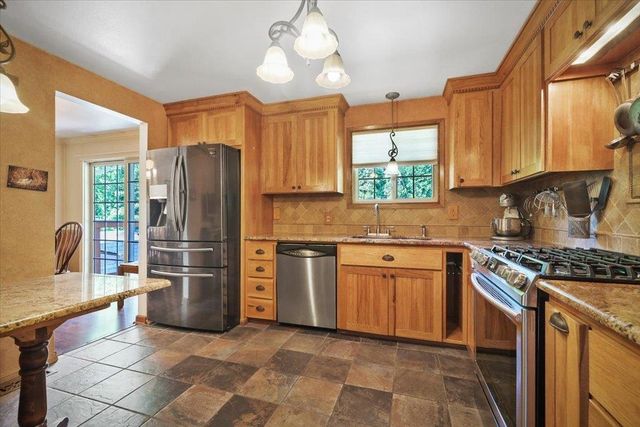 5224 W Pacific Park Dr, Spokane, WA 99208