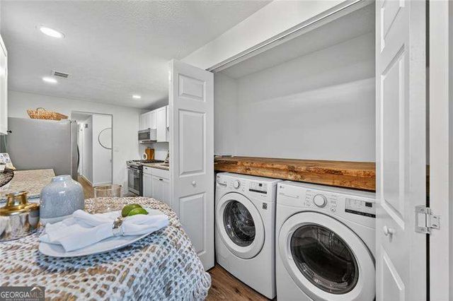 10375 Worthington Hills Manor, Roswell, GA 30076