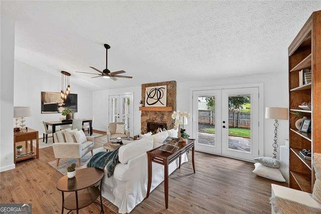 10375 Worthington Hills Manor, Roswell, GA 30076