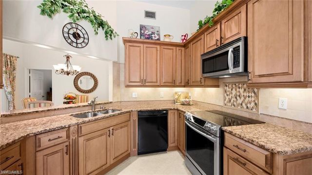 577 Beachwalk CIR R202, Naples, FL 34108