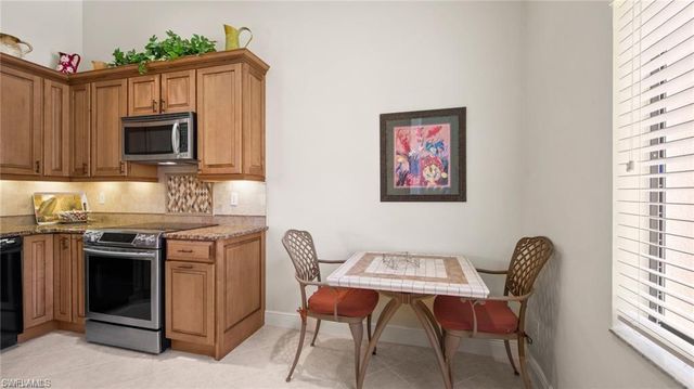 577 Beachwalk CIR R202, Naples, FL 34108