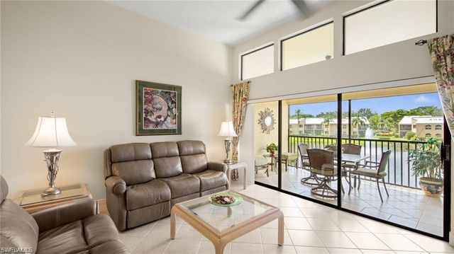 577 Beachwalk CIR R202, Naples, FL 34108