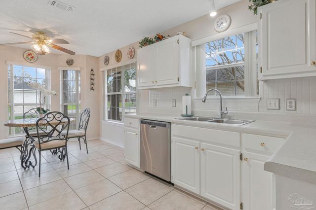 6544 Eagle Crest Dr, Milton, FL 32570