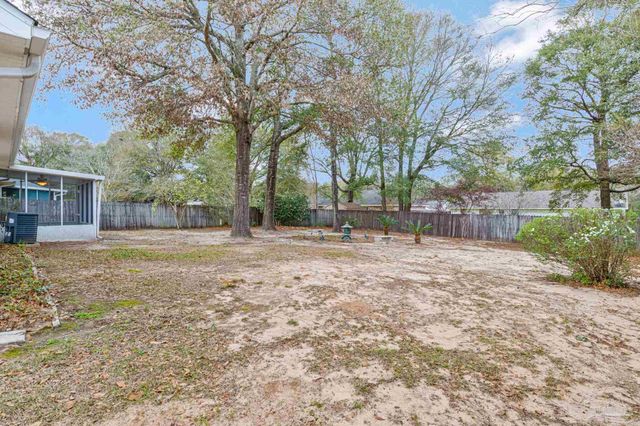 6544 Eagle Crest Dr, Milton, FL 32570