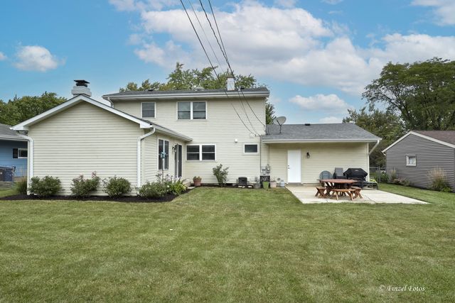 1713 Oak Street, St. Charles, IL 60174