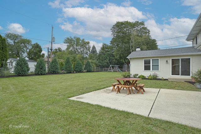 1713 Oak Street, St. Charles, IL 60174