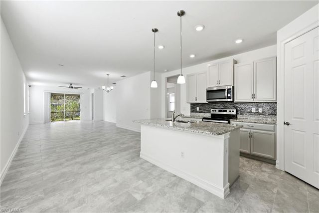 28347 Captiva Shell LOOP, Bonita Springs, FL 34135