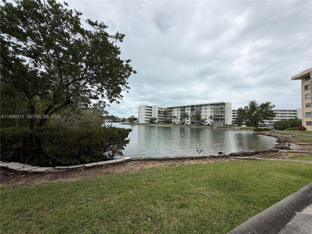 2980 Point East Drive D112, Aventura, FL 33160