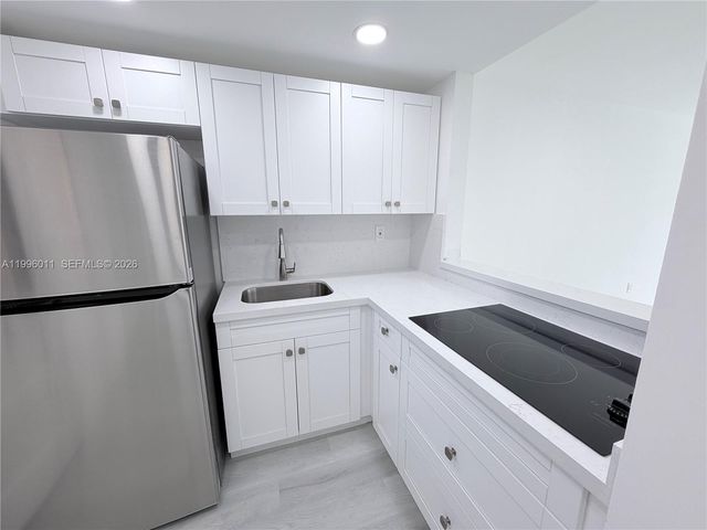2980 Point East Drive D112, Aventura, FL 33160