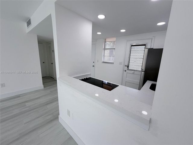 2980 Point East Drive D112, Aventura, FL 33160