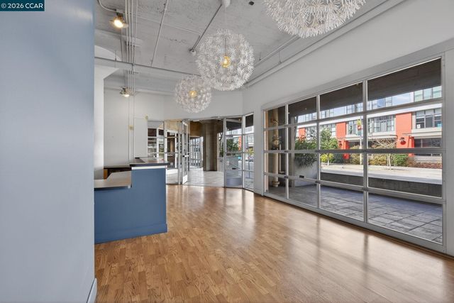 255 3Rd St, Oakland, CA 94607