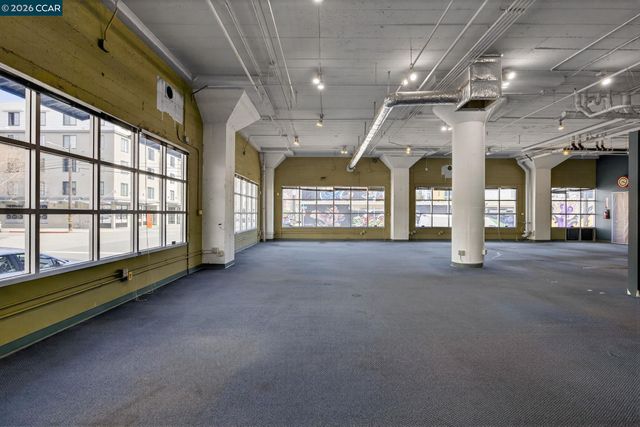 255 3Rd St, Oakland, CA 94607