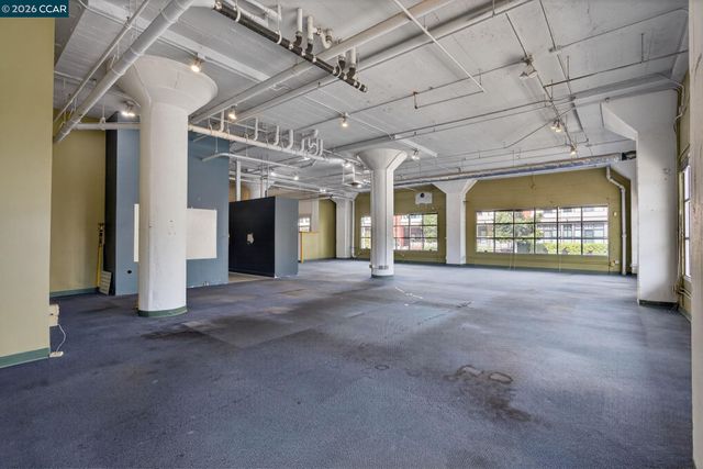 255 3Rd St, Oakland, CA 94607