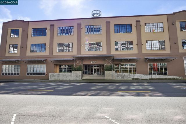 255 3Rd St, Oakland, CA 94607