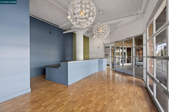 255 3Rd St, Oakland, CA 94607