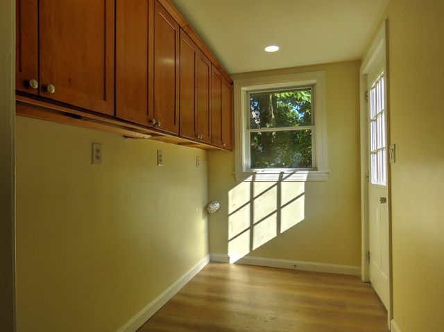 1077 Bedford St, Abington, MA 02351