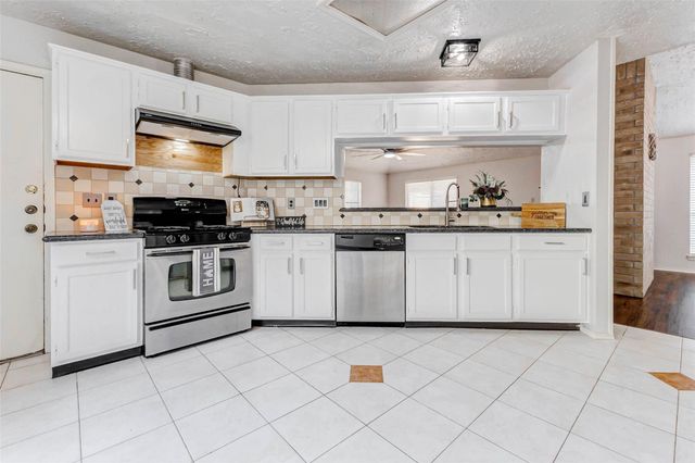 3518 Pecan Point Drive, Sugar Land, TX 77478