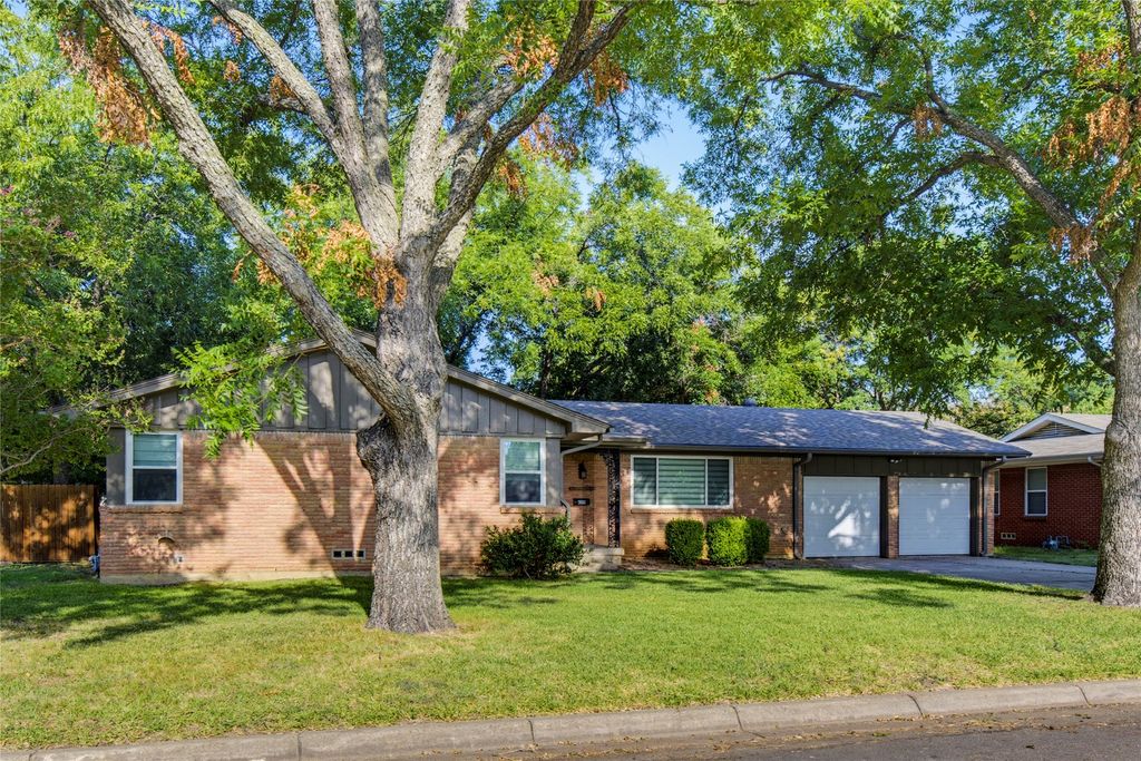 4205 Keeter Drive, North Richland Hills, TX 76180
