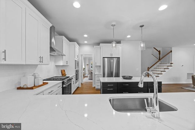 2728 BOSWELL AVE, Alexandria, VA 22306