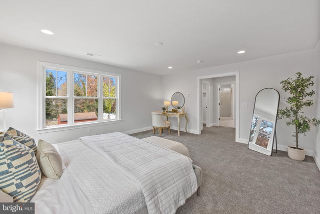 2728 BOSWELL AVE, Alexandria, VA 22306