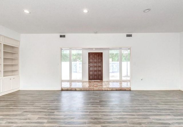 1901 Southwood Drive, Baytown, TX 77520
