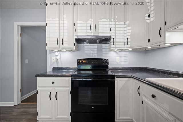 18 Sitting Bull Drive, St Albans, WV 25177