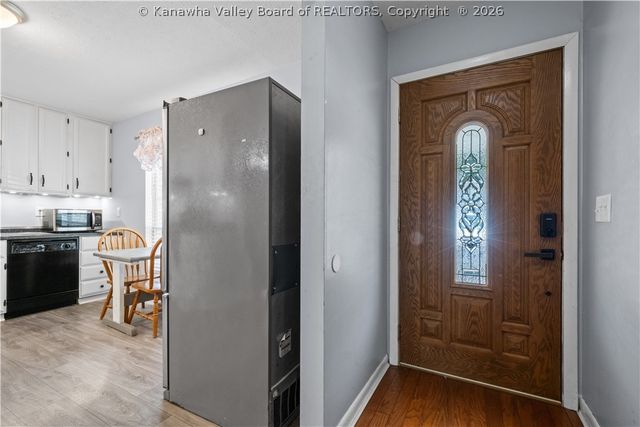 18 Sitting Bull Drive, St Albans, WV 25177