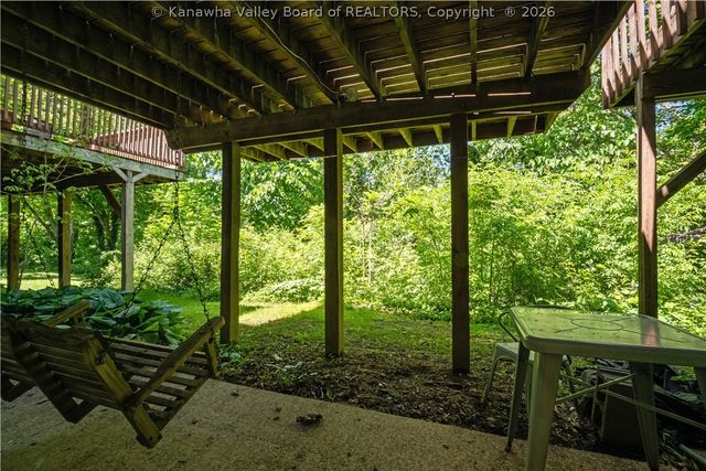 18 Sitting Bull Drive, St Albans, WV 25177