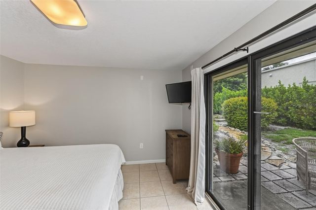 2475 ALAMEDA AVENUE B, Sarasota, FL 34234