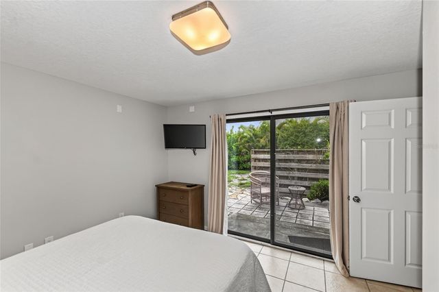 2475 ALAMEDA AVENUE B, Sarasota, FL 34234