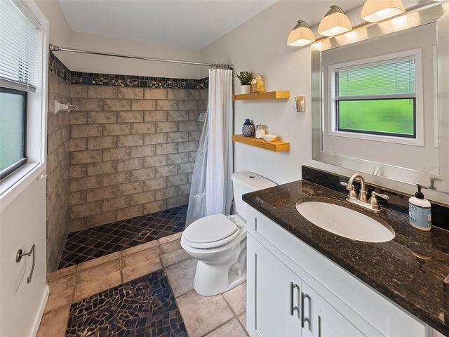 2475 ALAMEDA AVENUE B, Sarasota, FL 34234