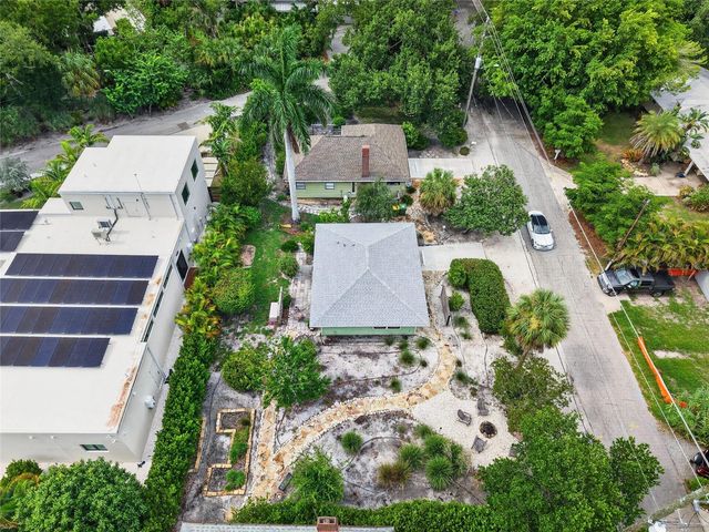 2475 ALAMEDA AVENUE B, Sarasota, FL 34234