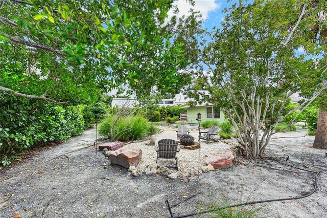 2475 ALAMEDA AVENUE B, Sarasota, FL 34234