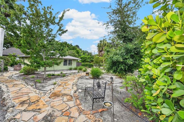 2475 ALAMEDA AVENUE B, Sarasota, FL 34234
