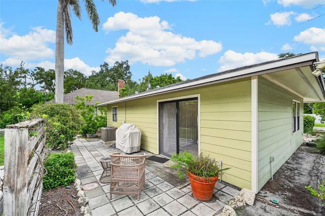 2475 ALAMEDA AVENUE B, Sarasota, FL 34234