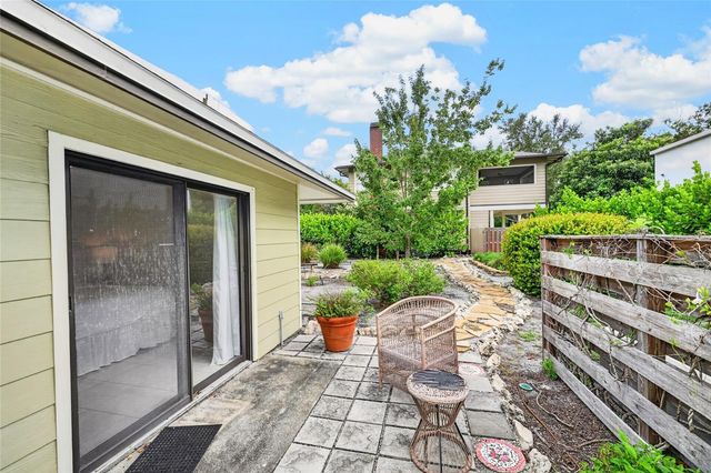 2475 ALAMEDA AVENUE B, Sarasota, FL 34234