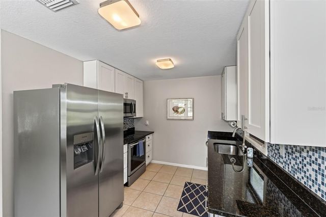 2475 ALAMEDA AVENUE B, Sarasota, FL 34234